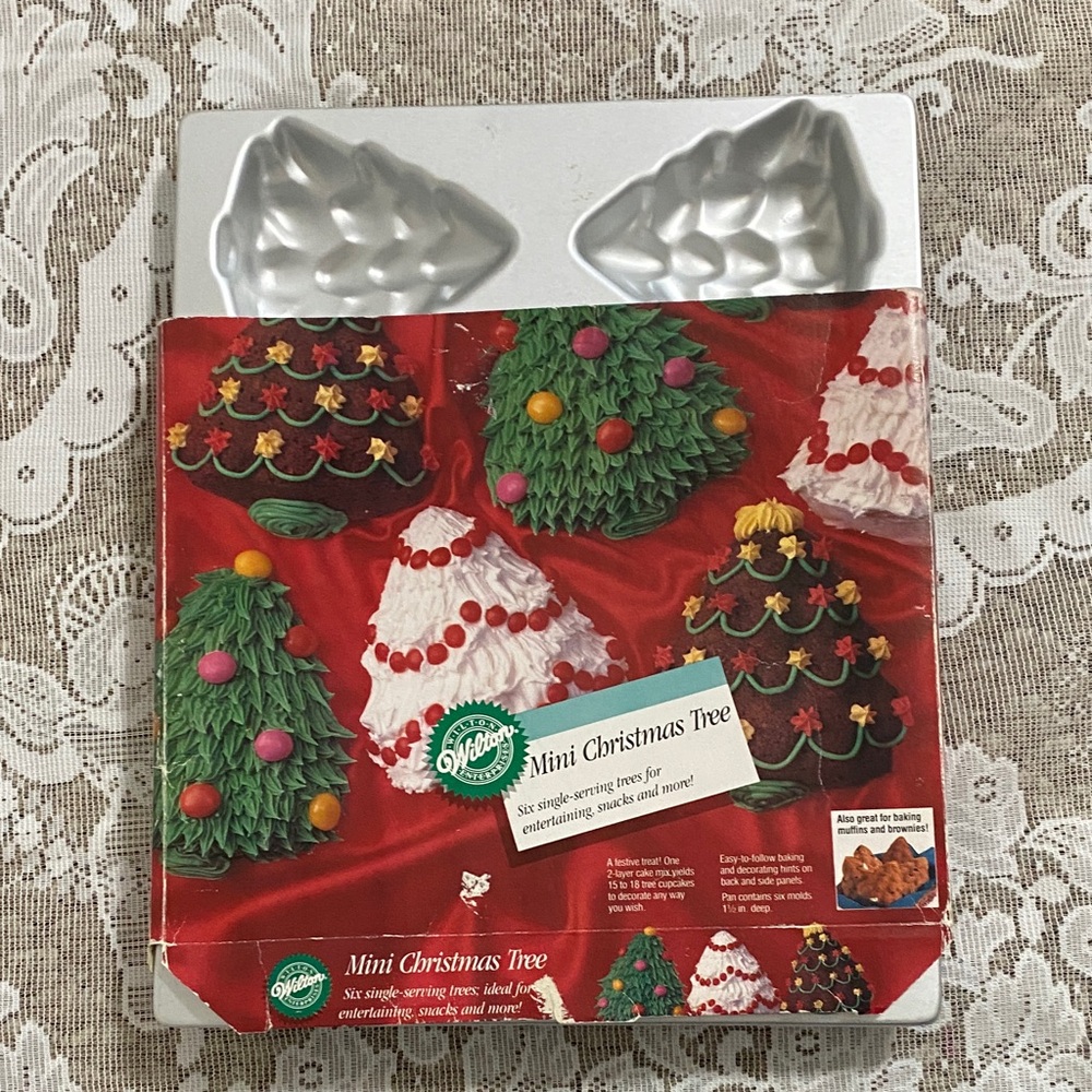 Wilton Festive Mini Tree Cake Pan